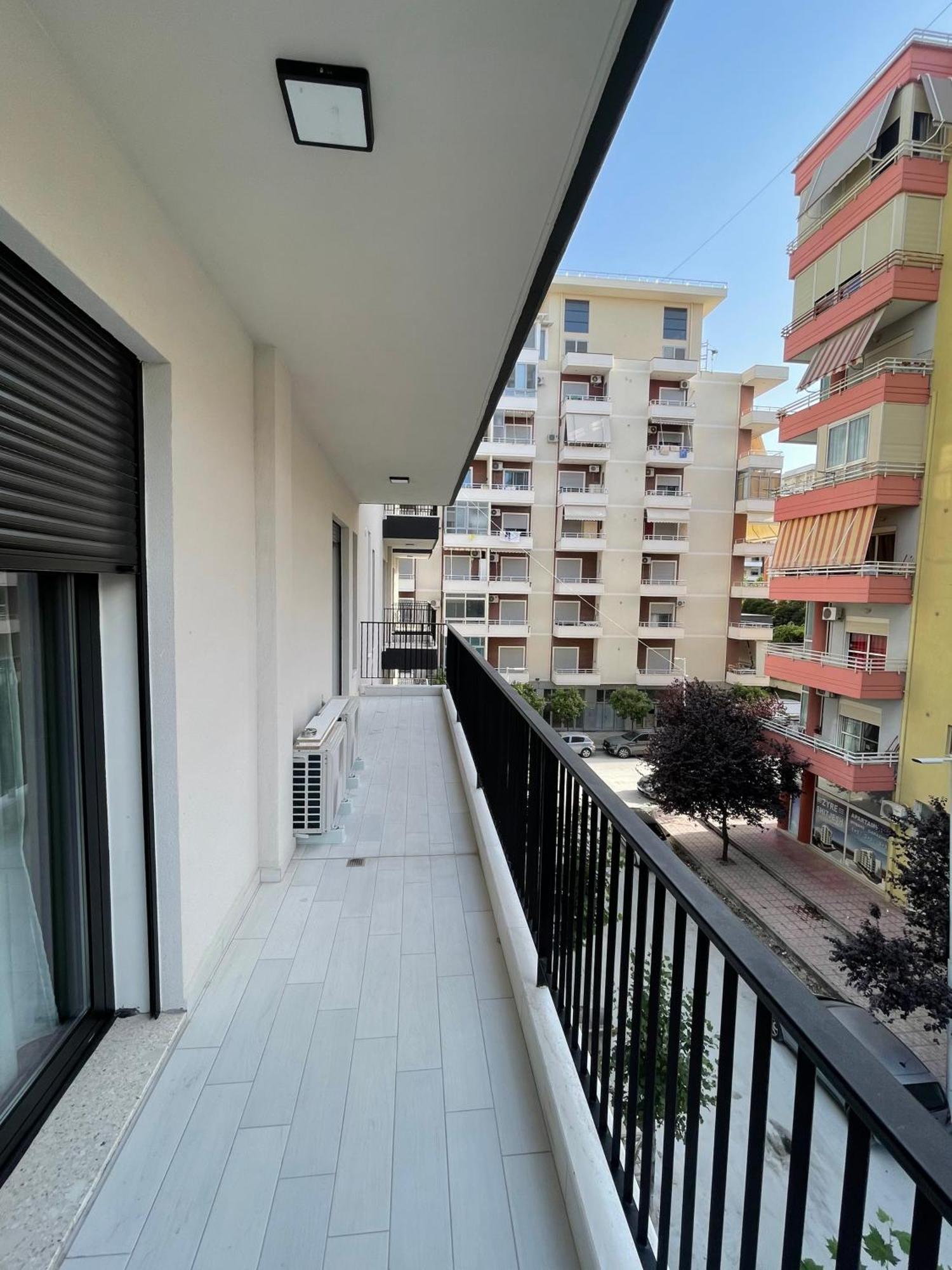 Modern Apartment In Central Wlora Zewnętrze zdjęcie